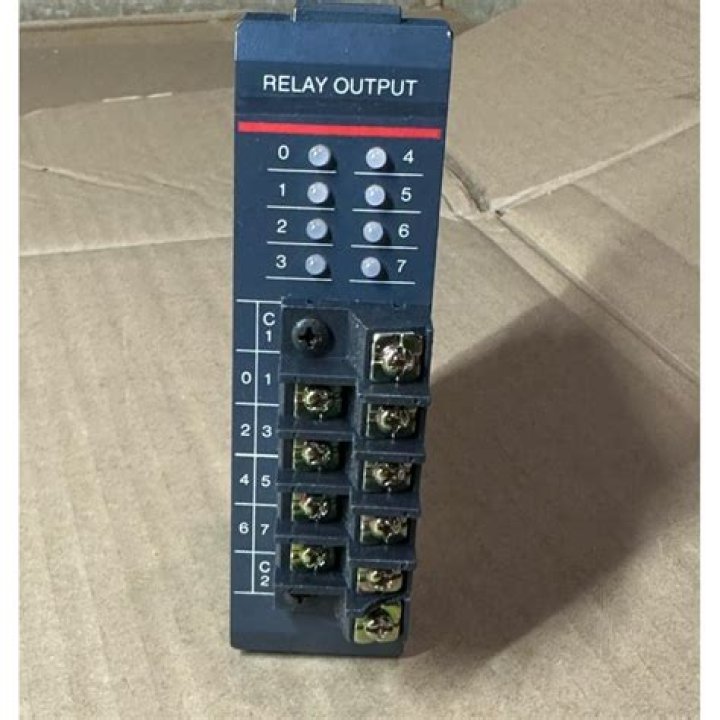 A light-weight direct relay on top for calling home, 4 small relays for local communication.