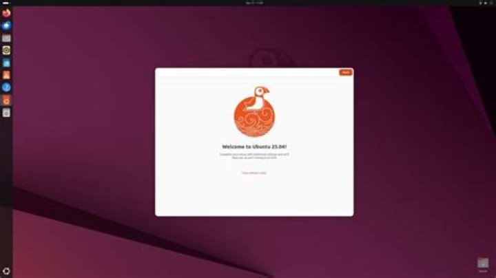 Apart from Unity, what are the other alternative desktop manager for Ubuntu 18.04 providing fluid animation experience?