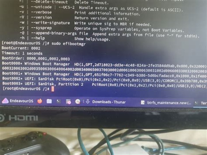 Apparent discrepancy between declared kernel version and boot entries