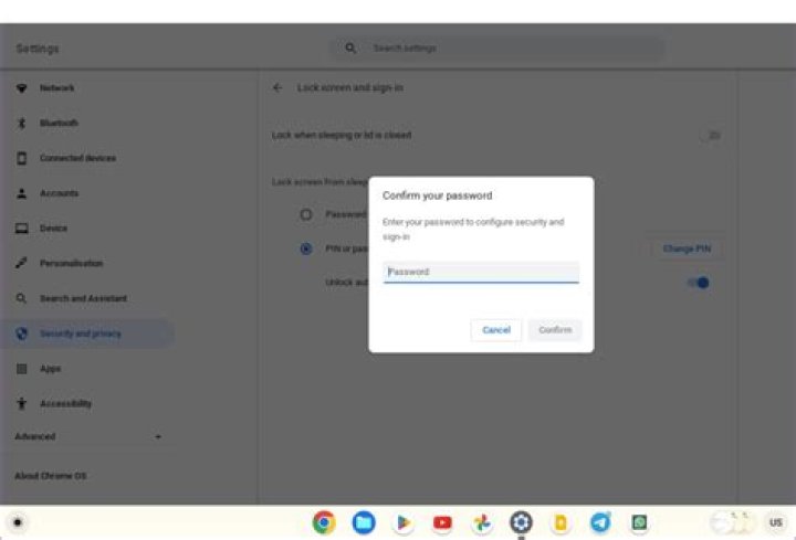 Automatically lock screen of Chromebook when lid is closed