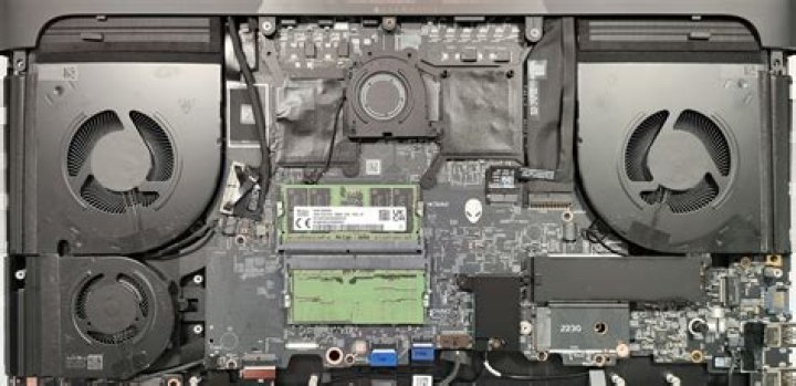 Can't Install 18.04 on Alienware 13 R3