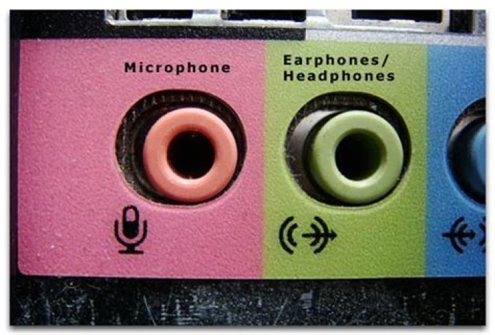Can I use headphone port as Aux input? [closed]