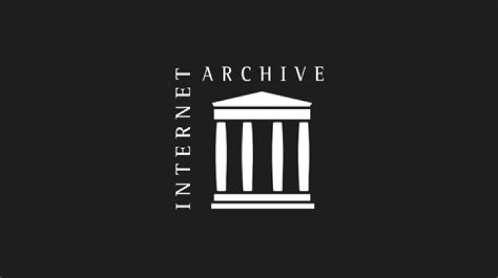 Creating an archive from a directory without the directory name being added to the archive