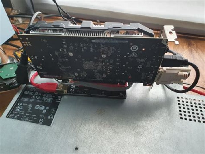 Dell PowerEdge R610 with external graphic card white screens when I powerload the gpu