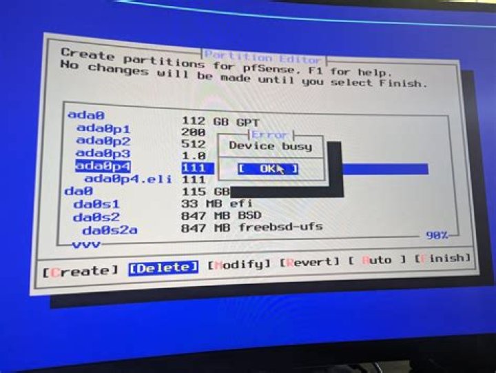 Difficulties on trying to (re)install R [duplicate]