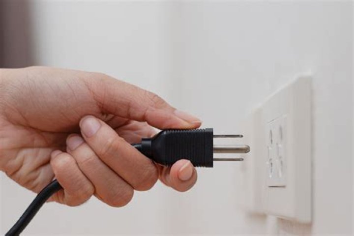 Having to unplug & replug Wifi adapter everytime I boot into Ubuntu