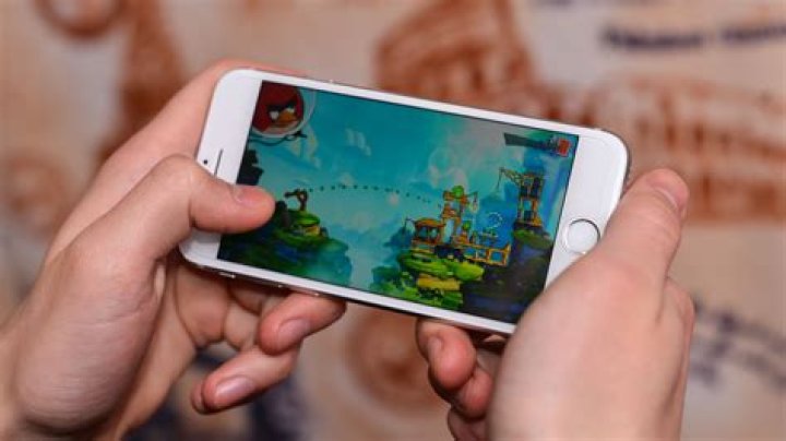 How can I reset my progress in Angry Birds on iPhone?