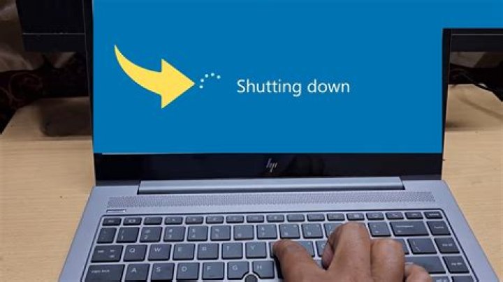 How can one shutdown a PC using the keyboard? [duplicate]