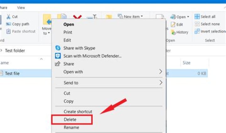 How do delete files with a certain name in a batch file