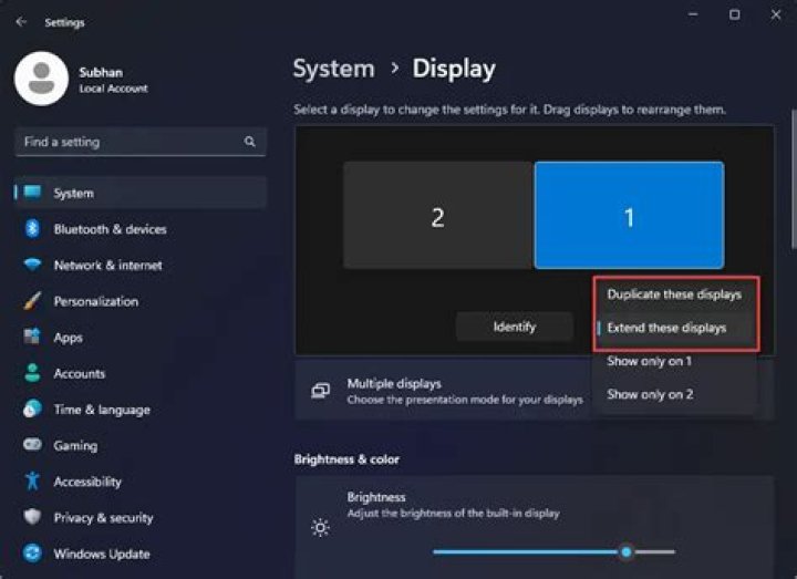 How do I display two windows as split screen? [duplicate]