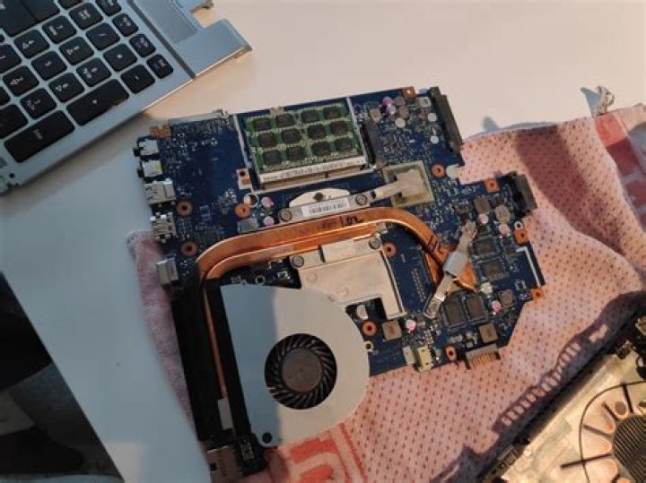 How do I get Graphics drivers / bluetooth / card reader working on an Acer Aspire V3-571G?