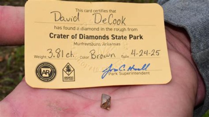 How many diamonds would you expect to be drawn if 9 cards are randomly selected?