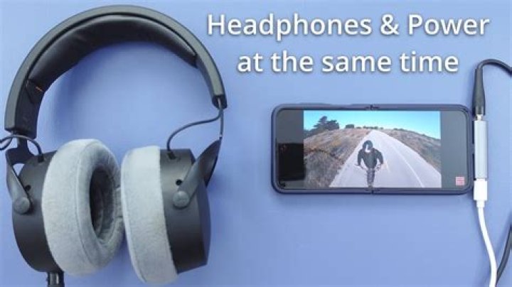 How to get headphones and speakers working at the same time?