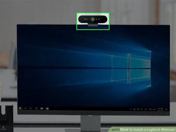 How to install a Logitech webcam?