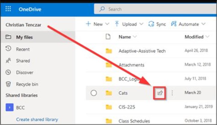 How to link a folder to oneDrive without moving the folder to the oneDrive folder in windows 10