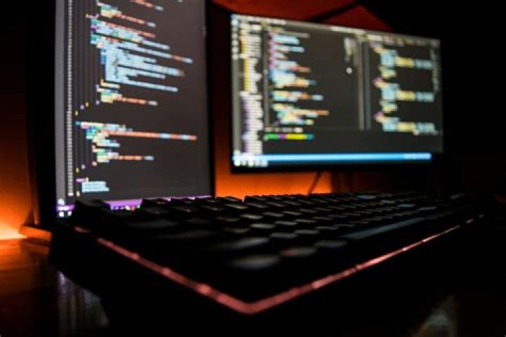 Java current machine name and logged in user?