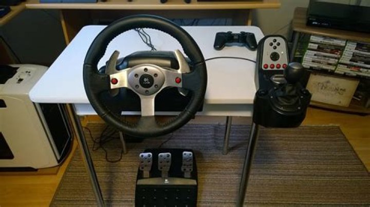 Logitech G25 Racing Wheel