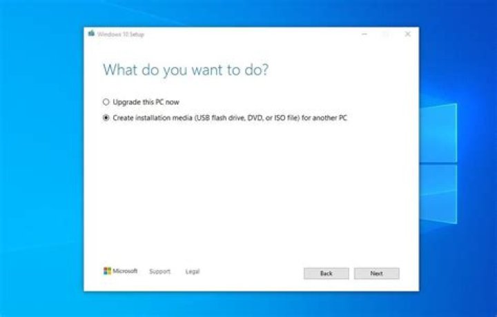 Media creation tool for Windows 10 gets stuck on 50% progress when writing to pen drive