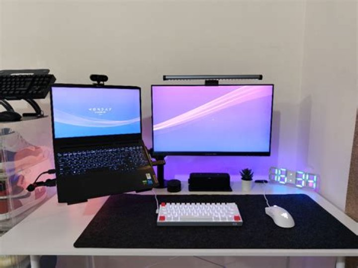 Monitor 1 is built-in, Monitor 2 seems to be dock misreporting external display