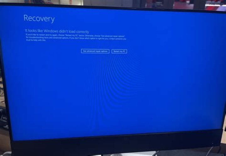 My Ubuntu installation won't boot even to recovery mode. What should I do? [duplicate]