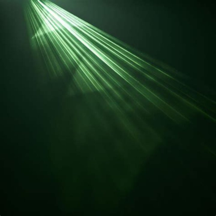 photo after shining green light