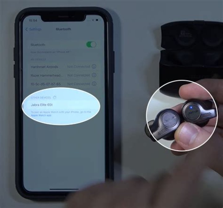 Playing sound through bluetooth earphones (20.04, Jabra Elite 65t)