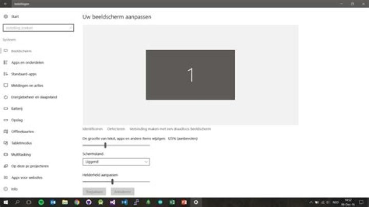 PowerPoint opens on second screen but I haven't one