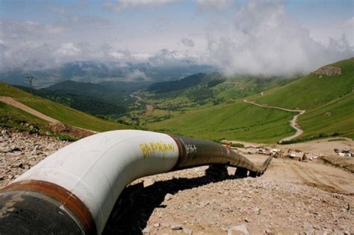 Reverse elements via pipeline