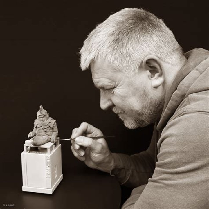 The final figurine