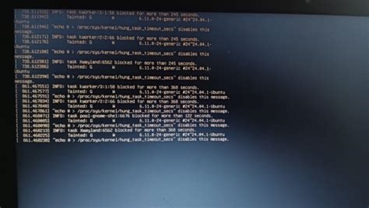 Ubuntu wakes up after few seconds of sleep [duplicate]
