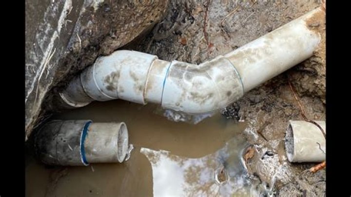 What causes the Broken Pipe Error?