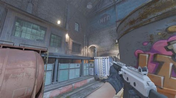 What is the default weapon switching time?
