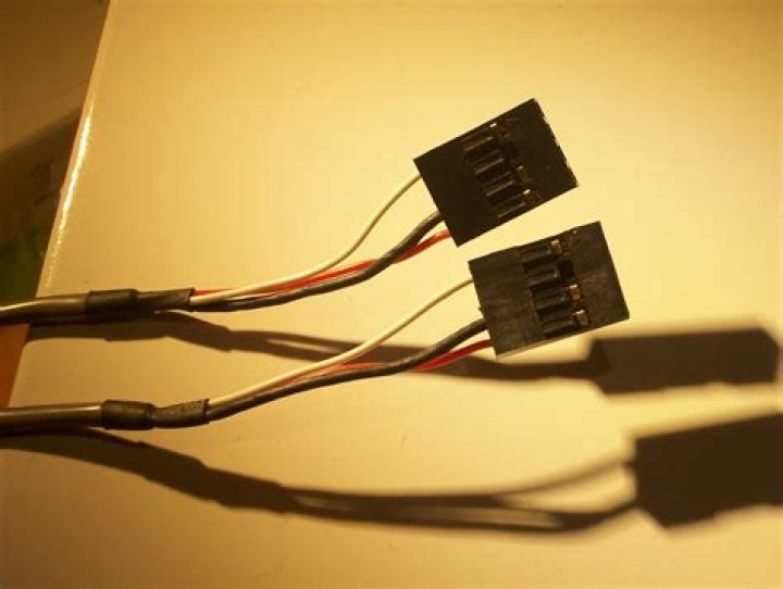 What is the purpose of this 4 pin cable with 3 wires that came with an old IDE DVD-ROM drive?