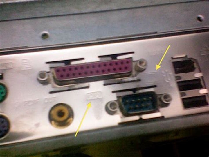 Will a VGA monitor work if connected to 9-pin serial port?