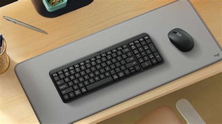 Wired logitech mouse and wireless logitech keyboard freeze randomly